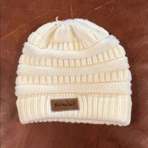 Three bird nest Winter Ponytail Hat NWOT